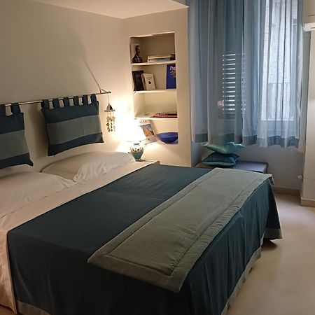 Palazzo Vaaz Apartment Mola di Bari Luaran gambar
