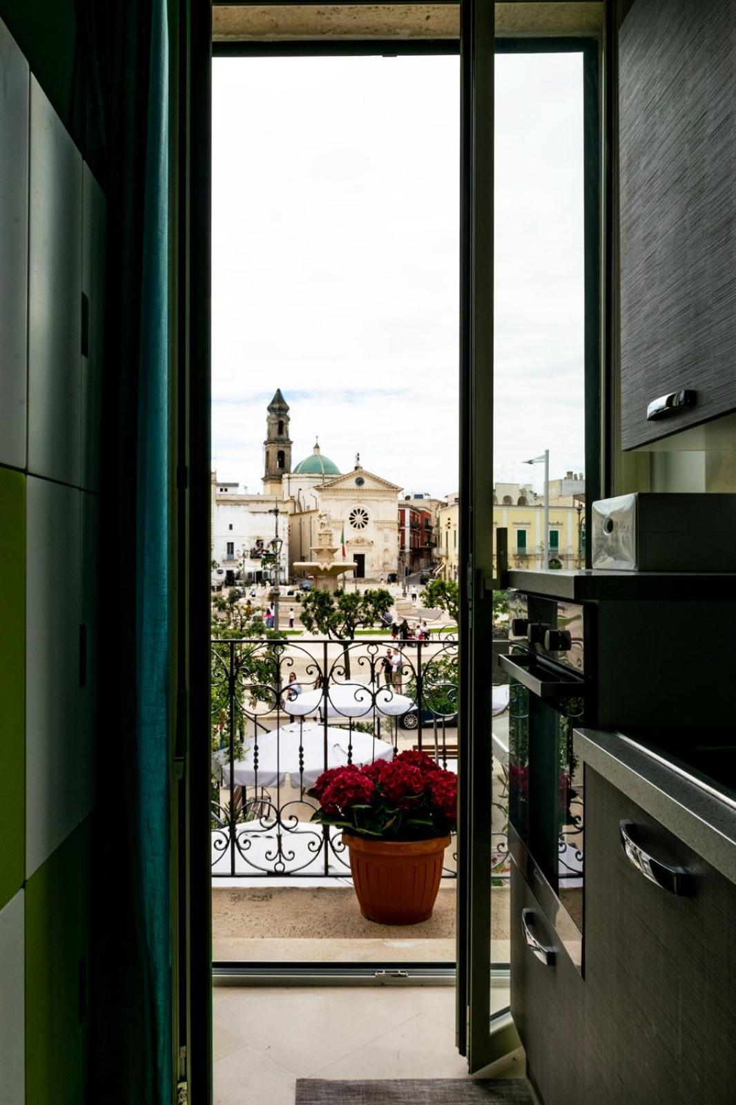 Palazzo Vaaz Apartment Mola di Bari Luaran gambar